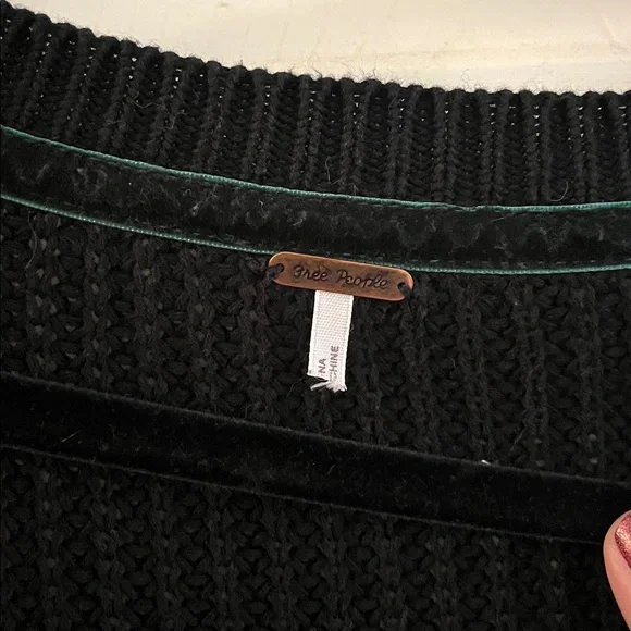 Free People Black V-Neck Sweater - Picture 3 of 3